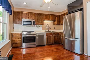 2432 Vineyard Ln, Crofton, MD 21114 - Photo 3