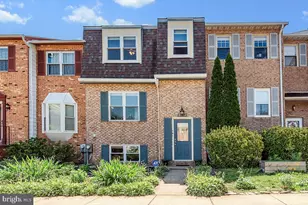 2432 Vineyard Ln, Crofton, MD 21114 - Photo 1
