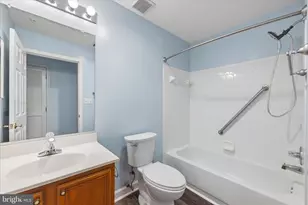631 Admiral Dr, Annapolis, MD 21401 - Photo 17