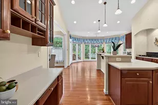 8029 Horicon Point Dr, Millersville, MD 21108 - Photo 9