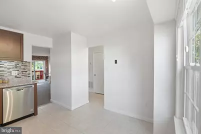 1704 W Bancroft Lane, Crofton, MD 21114 - Photo 3