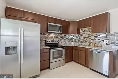 1704 W Bancroft Lane, Crofton, MD 21114 - Photo 3