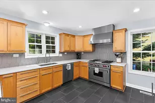 102 Brewer Ave, Annapolis, MD 21401 - Photo 9