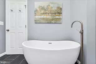 102 Brewer Ave, Annapolis, MD 21401 - Photo 35