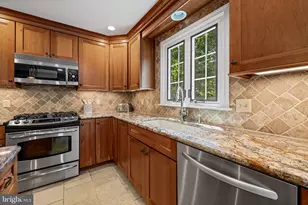 467 Yorkshire Dr, Severna Park, MD 21146 - Photo 9