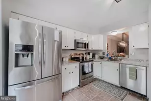 8201 Hillsboro Ct, Pasadena, MD 21122 - Photo 5