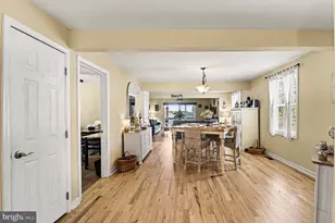 1069 Locust Dr, Pasadena, MD 21122 - Photo 9