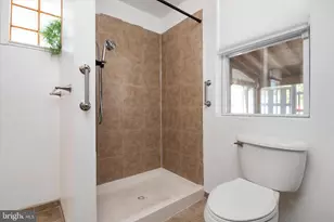 207 W 11th Ave, Brooklyn, MD 21225 - Photo 17