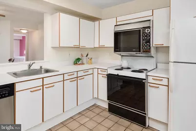 2004 Quay Village Court #T1, Annapolis, MD 21403 - Photo 17