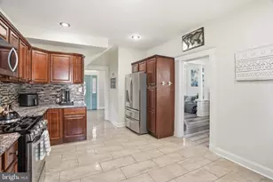 300 Townsend Ave, Brooklyn, MD 21225 - Photo 13