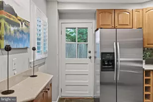34 Pinkney St, Annapolis, MD 21401 - Photo 23