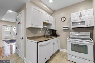 8024 Solley Rd, Glen Burnie, MD 21060 - Photo 59