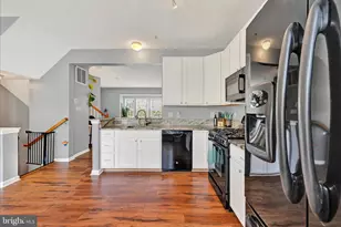 7227 Mockingbird Cir, Glen Burnie, MD 21060 - Photo 9