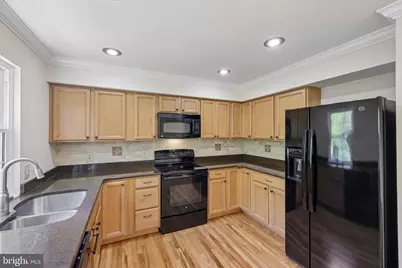 7961 Oakwood Road, Glen Burnie, MD 21061 - Photo 15