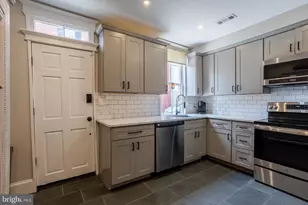 32 Cornhill St, Annapolis, MD 21401 - Photo 13