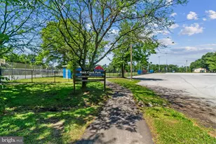 8582 Beacon Point Rd, Pasadena, MD 21122 - Photo 25