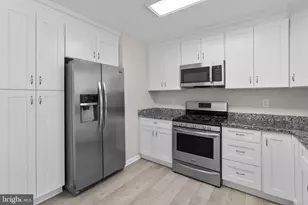 623 Sandy Ridge Dr, Glen Burnie, MD 21061 - Photo 13