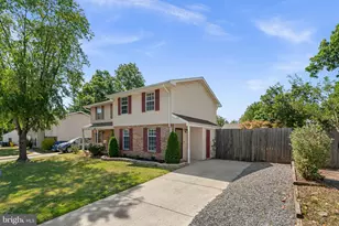 329 Shetlands Ln, Glen Burnie, MD 21061 - Photo 3