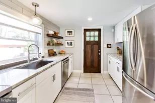 8014 Forest Glen Dr, Pasadena, MD 21122 - Photo 5