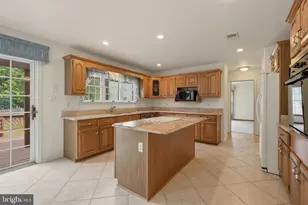1303 Persimmontree Ct, Crofton, MD 21114 - Photo 11
