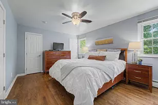 564 Williamsburg Ln, Odenton, MD 21113 - Photo 9