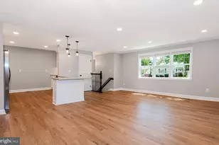 7730 Middlegate Ct, Pasadena, MD 21122 - Photo 9