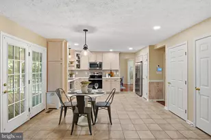 205 Foxridge Ct, Glen Burnie, MD 21061 - Photo 11