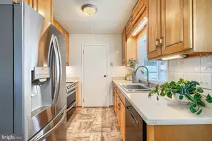 675 211th St, Pasadena, MD 21122 - Photo 15