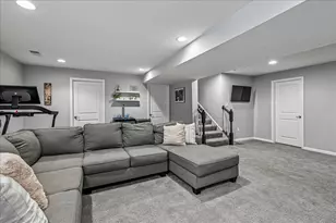 8124 Meadowgate Cir, Glen Burnie, MD 21060 - Photo 33