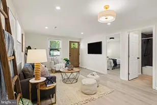 910 Pierpoint Dr, Pasadena, MD 21122 - Photo 5