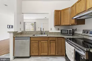 2002 Ripley Point Ct, Odenton, MD 21113 - Photo 9