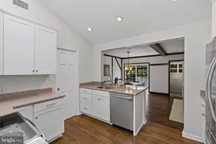 1915 Dulaney Pl, Annapolis, MD 21409 - Photo 9