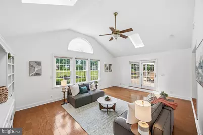 1528 Palm Court, Pasadena, MD 21122 - Photo 19