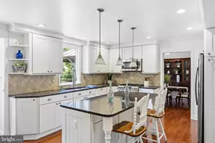 1528 Palm Ct, Pasadena, MD 21122 - Photo 9