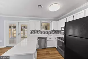4738 Washington Ave, Shady Side, MD 20764 - Photo 7