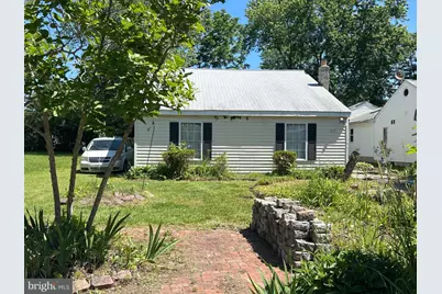 212 Lakeview Avenue, Edgewater, MD 21037 - Photo 1