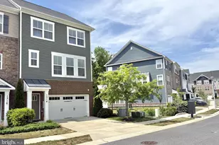 1314 Hawk Hollow Dr, Crofton, MD 21114 - Photo 3