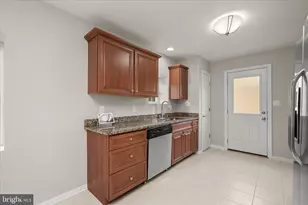 305 Bishop Ave, Baltimore, MD 21225 - Photo 17