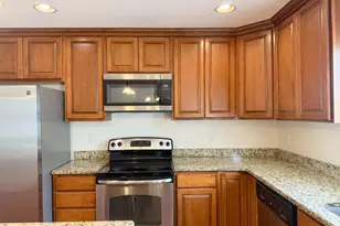 10 S Meadow Ct, Glen Burnie, MD 21060 - Photo 5
