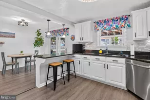 7915 Kings Bench Pl, Pasadena, MD 21122 - Photo 11