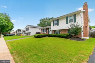 7915 Kings Bench Pl, Pasadena, MD 21122 - Photo 3
