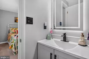 7915 Kings Bench Pl, Pasadena, MD 21122 - Photo 17