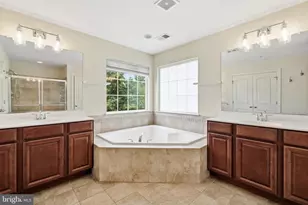 209 Long Hill Ct, Pasadena, MD 21122 - Photo 23