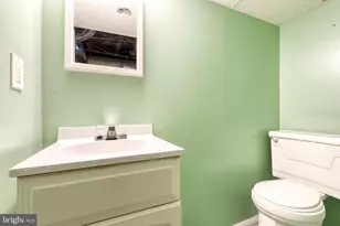 113 W Hilltop Rd, Baltimore, MD 21225 - Photo 23