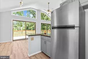 1000 Lakeview Ln, Annapolis, MD 21409 - Photo 9