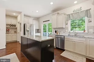 620 Bracey Dr, Glen Burnie, MD 21060 - Photo 5
