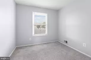 6425 Lacrosse Ln NE, Glen Burnie, MD 21061 - Photo 7