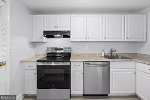 6425 Lacrosse Ln NE, Glen Burnie, MD 21061 - Photo 21