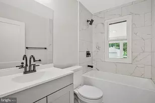 906 Hammonds Ln, Baltimore, MD 21225 - Photo 21