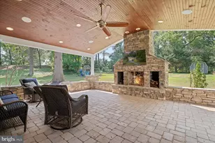 1134 Valley Dr, Pasadena, MD 21122 - Photo 19
